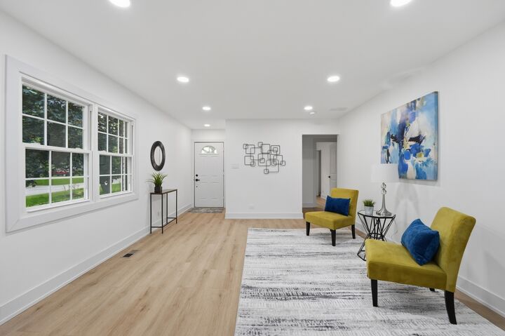 Property Photo:  960 Basswood Street  IL 60169 