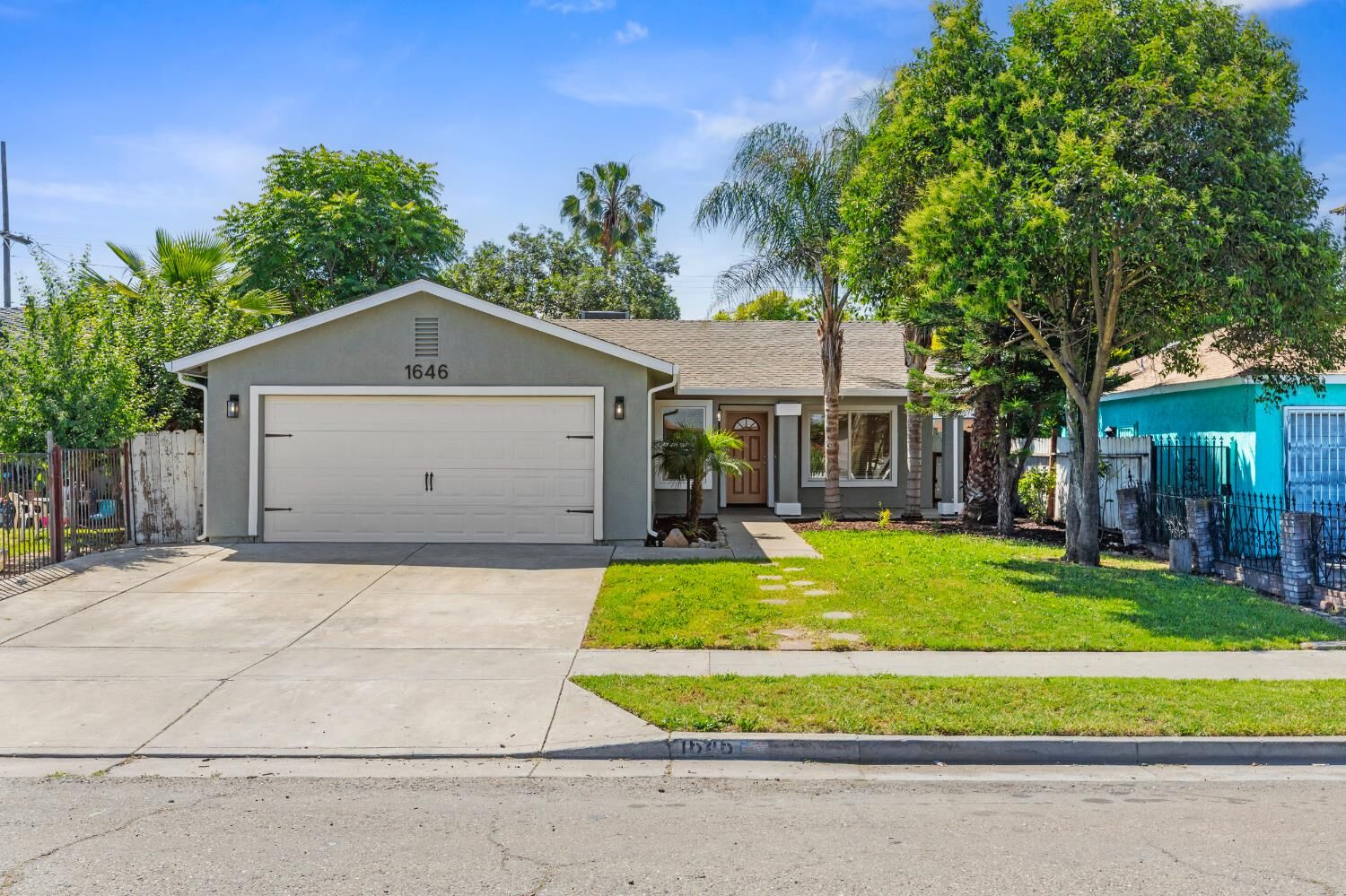 Property Photo:  1646 E 8th Street  CA 95206 