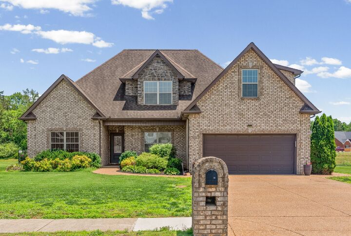 Property Photo:  7666 Knobdate Rd  TN 37167 