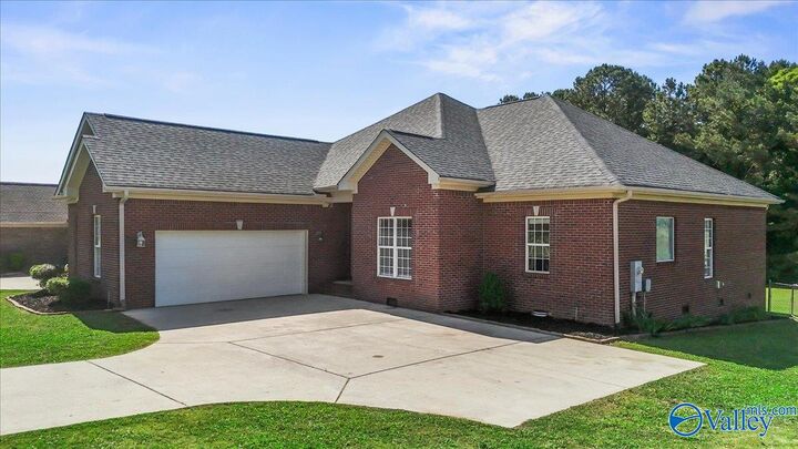 Property Photo:  1220 Johnson Avenue  AL 35760 