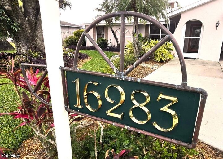 Property Photo:  
