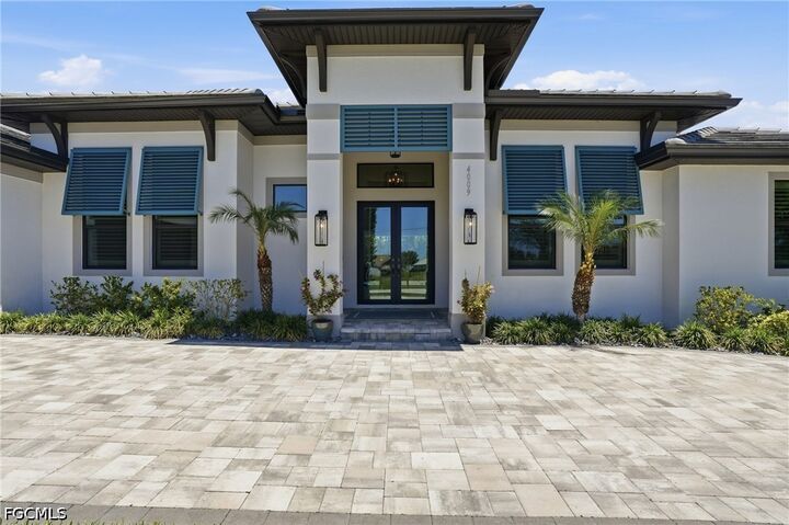 Property Photo:  4009 SW 25th Place  FL 33914 