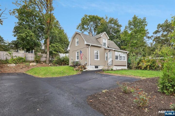 Property Photo:  567 S Broad Street  NJ 07452 