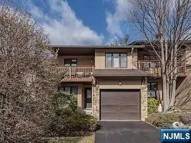 Property Photo:  7 Dogwood Court  NJ 07424 