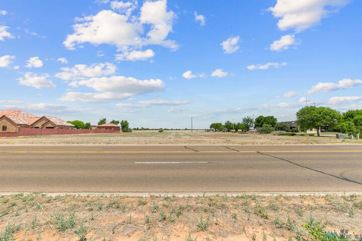 Property Photo:  2932 E 7th Street  NM 88101 