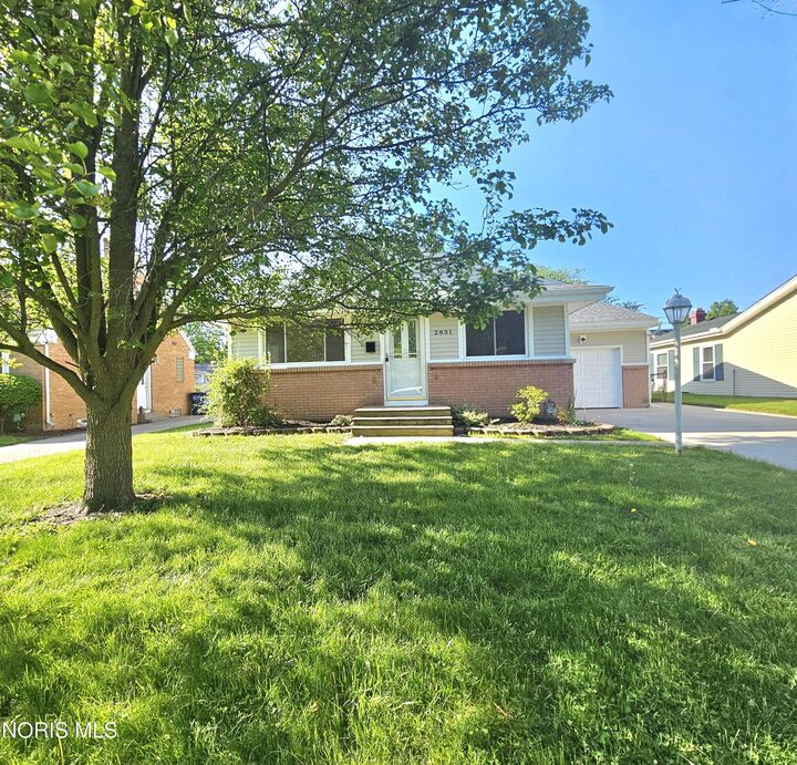 Property Photo:  2831 E Glenn Street  OH 43613 