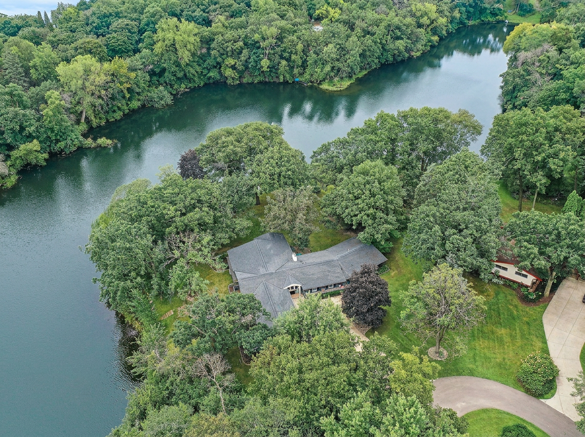 Property Photo:  730 Amber Drive  MN 55126 
