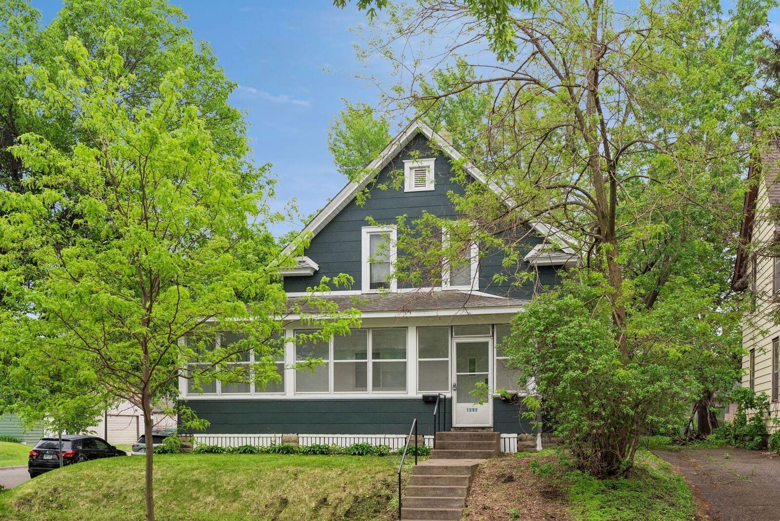 Property Photo:  1282 Hewitt Ave  MN 55104 
