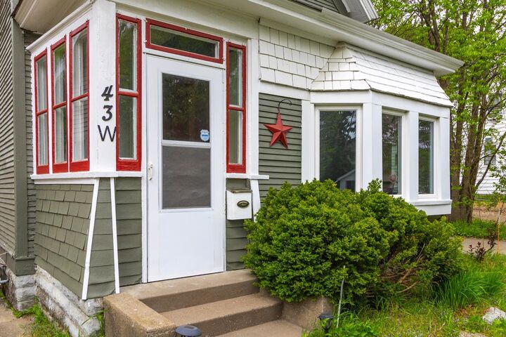 Property Photo:  43 Wyoming Street W  MN 55107 