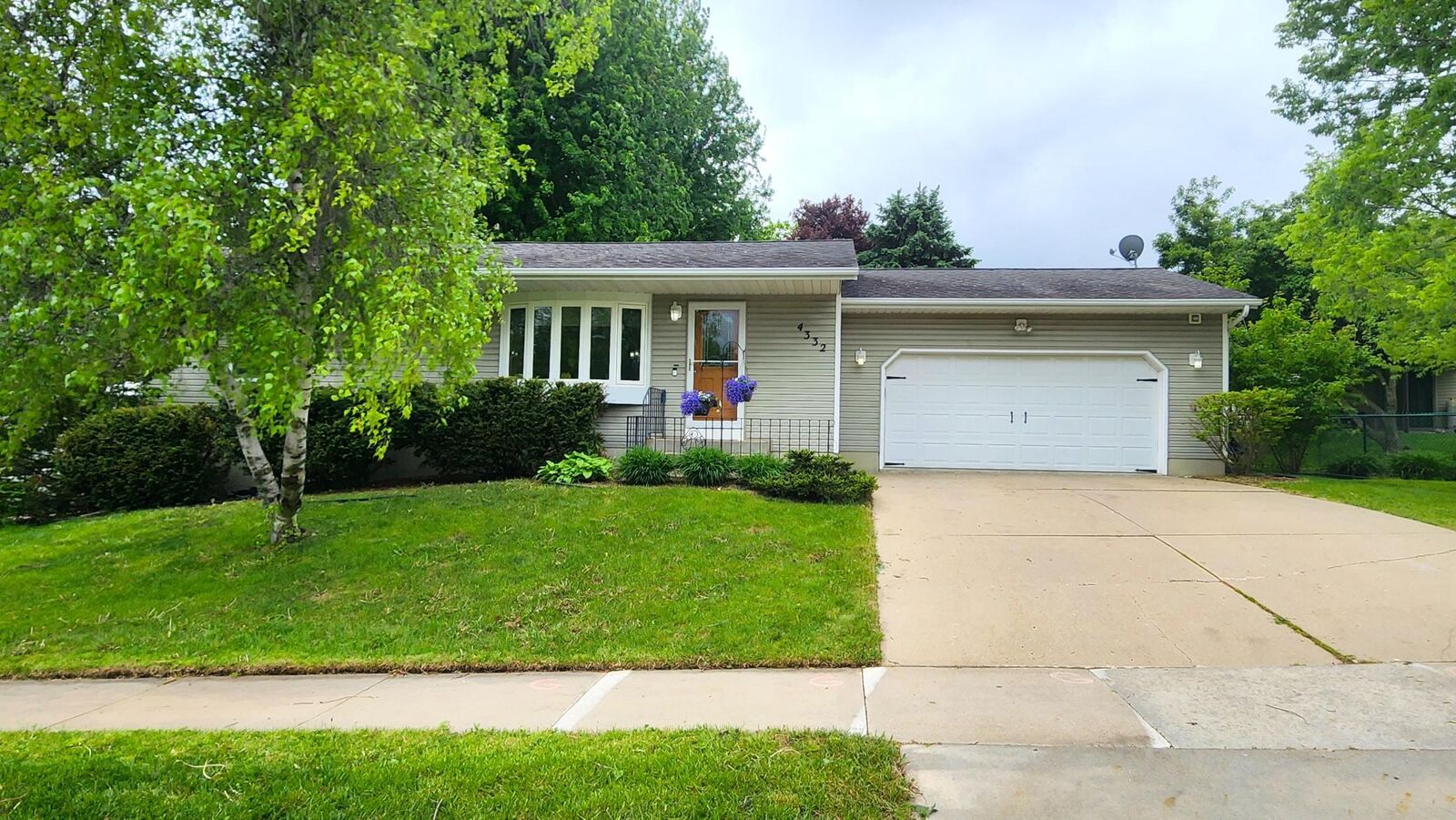 Property Photo: 4332 Valley Drive NW MN 55901