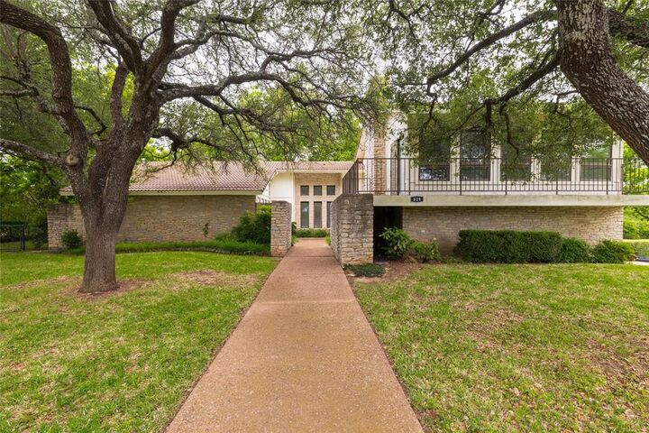 Property Photo:  619 Baylor Street  TX 76086 