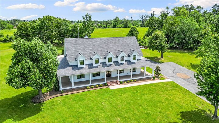 Property Photo:  3203 W Quapaw Road  AR 72758 