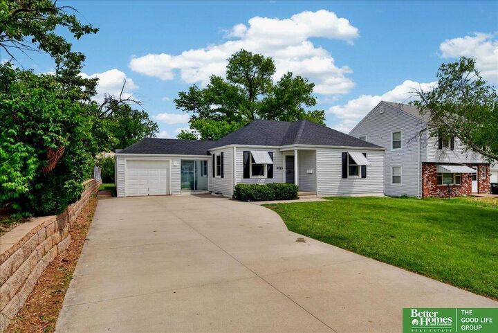 Property Photo: 2725 S 42 Street NE 68105