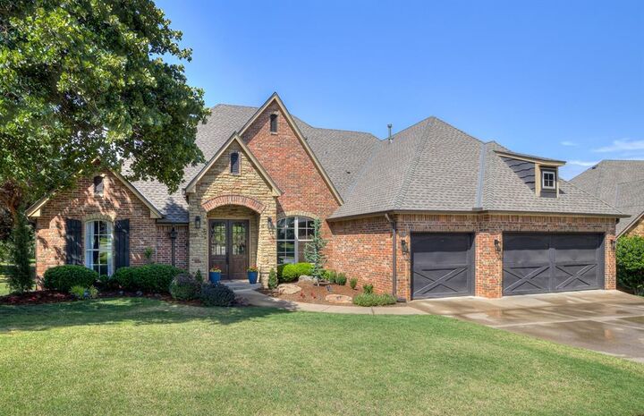 Property Photo:  1309 Narrows Bridge Circle  OK 73034 