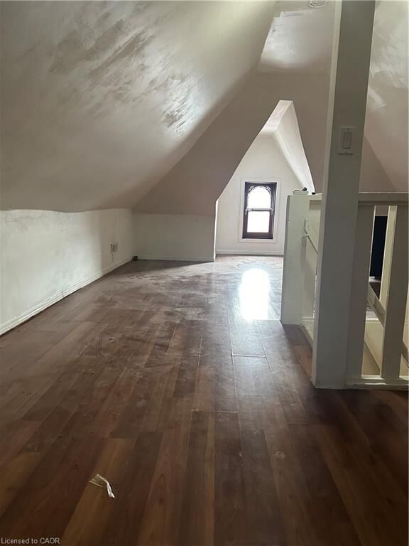 Property Photo:  33 Nightingale Avenue  ON L8L 1R7 
