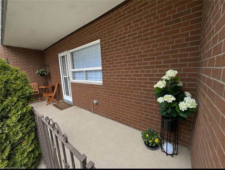 Property Photo:  15 Elizabeth Street  ON L5G 2Z3 