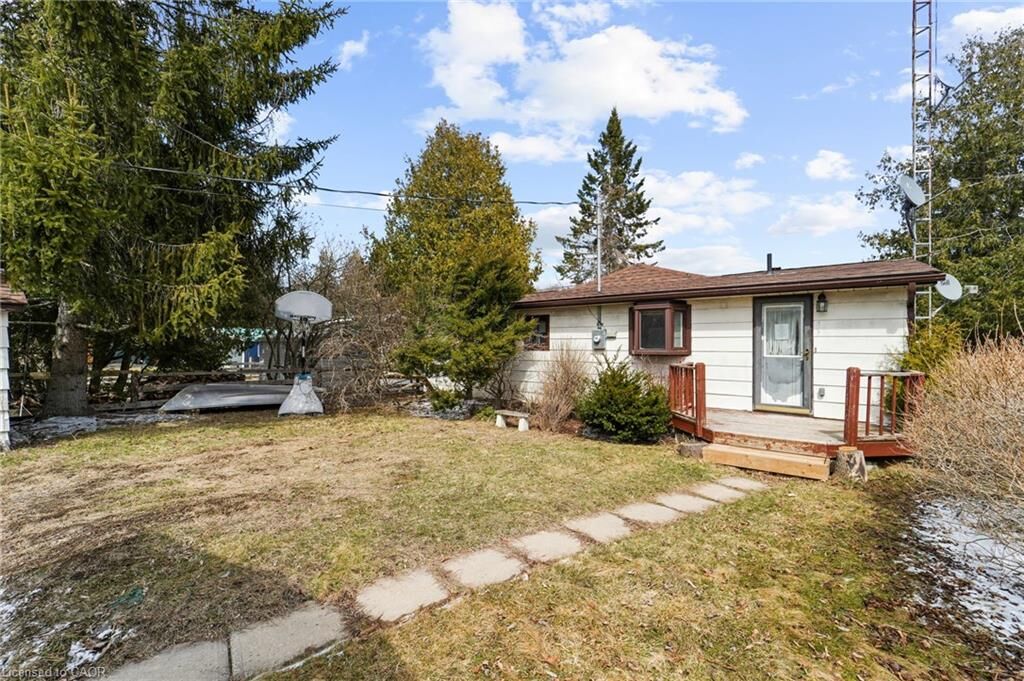 Property Photo:  222 Centennial Lane  ON K0L 1Z0 