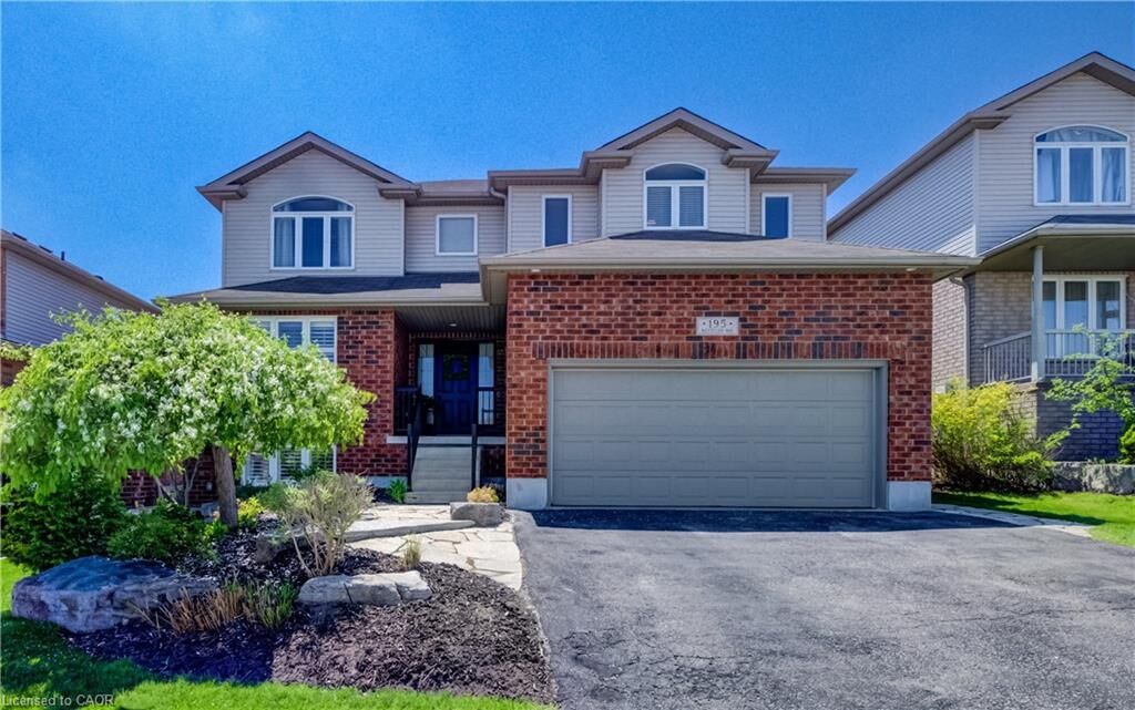 Property Photo:  195 Westcliff Way  ON N1S 5C2 