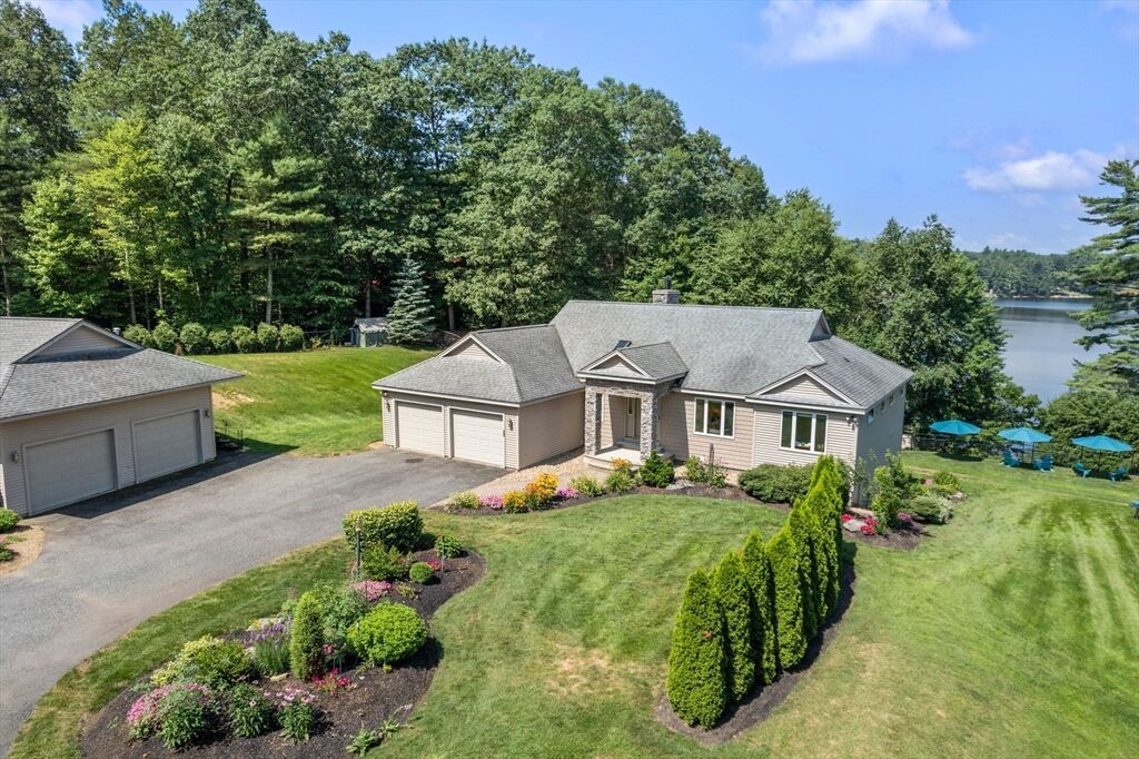 Property Photo:  104 Allen Rd  MA 01515 