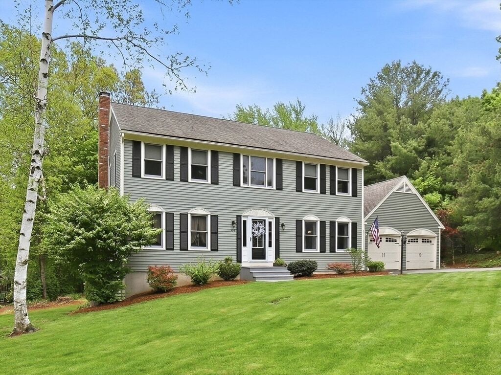 Property Photo:  44 Park St  MA 01545 