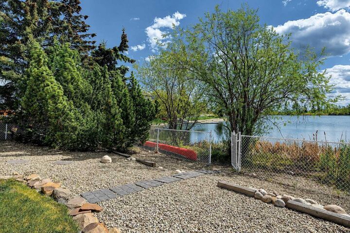 Photo de la propriété:  8917 102 Avenue  AB T8X 1E9 