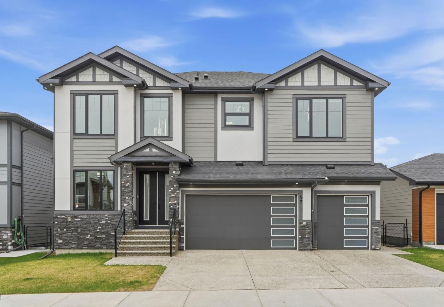 Property Photo:  57 Harvest Hills Manor NE  AB T3K 2L7 