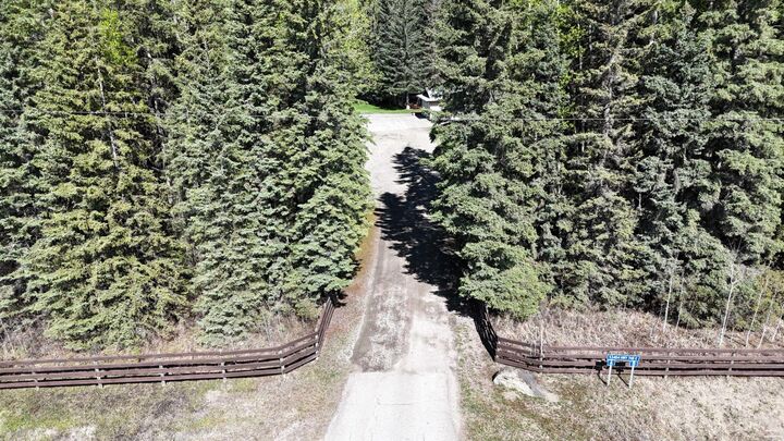 Property Photo: 53404A Highway 748 E AB T7E 3S9