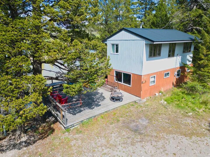Property Photo: 20 Lee Lake Road AB T0K 1W0