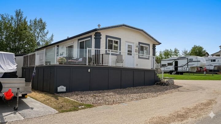 Property Photo:  25054 Pine Lake Road S 4079  AB T0M 1R0 
