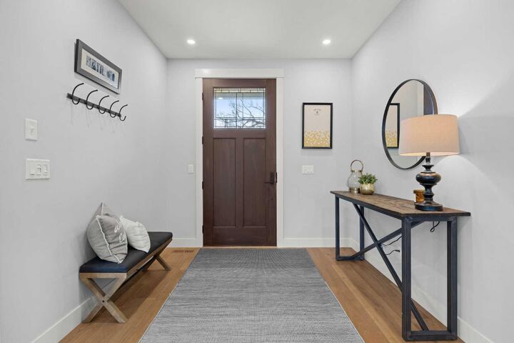 Property Photo:  2223 Glenwood Drive SW  AB T3E 3Y7 