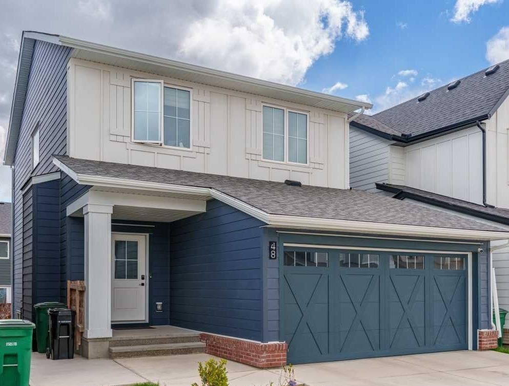 Property Photo:  48 Willow Green SW  AB T4B 5M3 