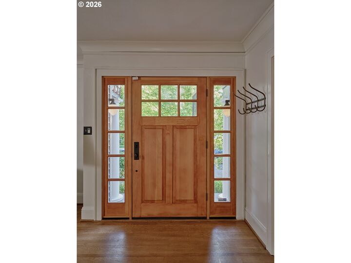 Property Photo:  1002 SE 54th Ave  OR 97215 