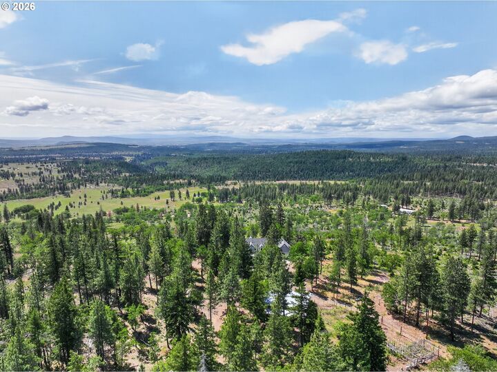 Property Photo:  430 Hornet Ln  WA 98620 
