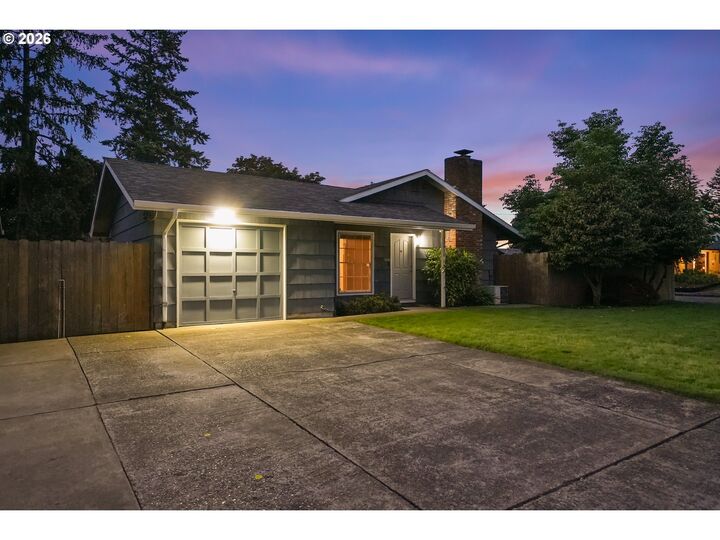 Property Photo: 12910 SE Center St OR 97236