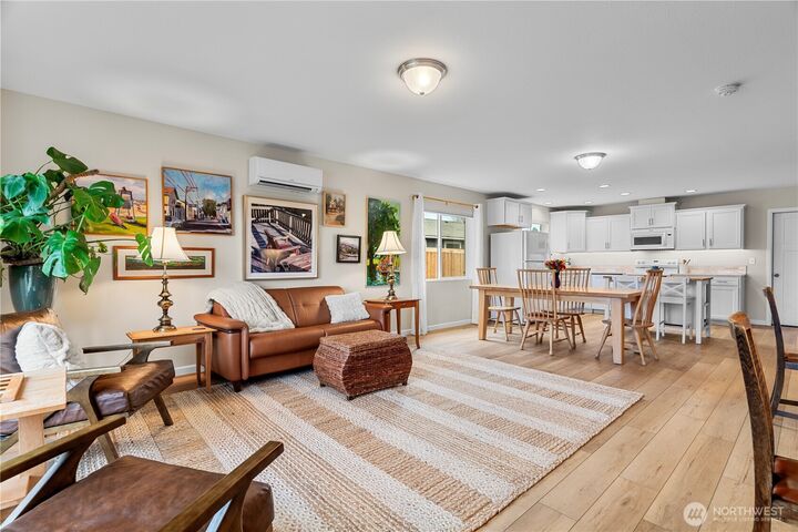 Property Photo:  302 W Illinois Avenue  WA 98926 