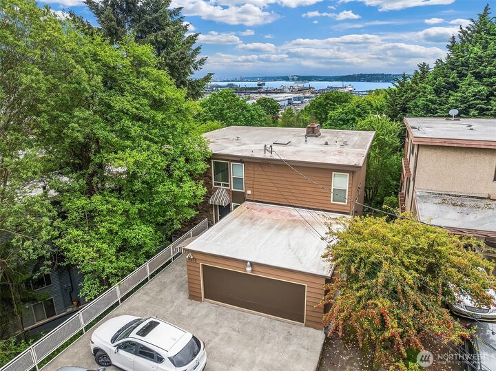 Property Photo:  2215 W Raye Street  WA 98199 