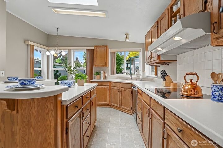 Property Photo: 905 243rd Street SW WA 98021