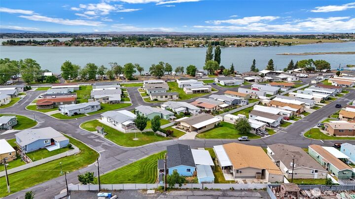 Property Photo:  2240 W Broadway Avenue 1  WA 98837 