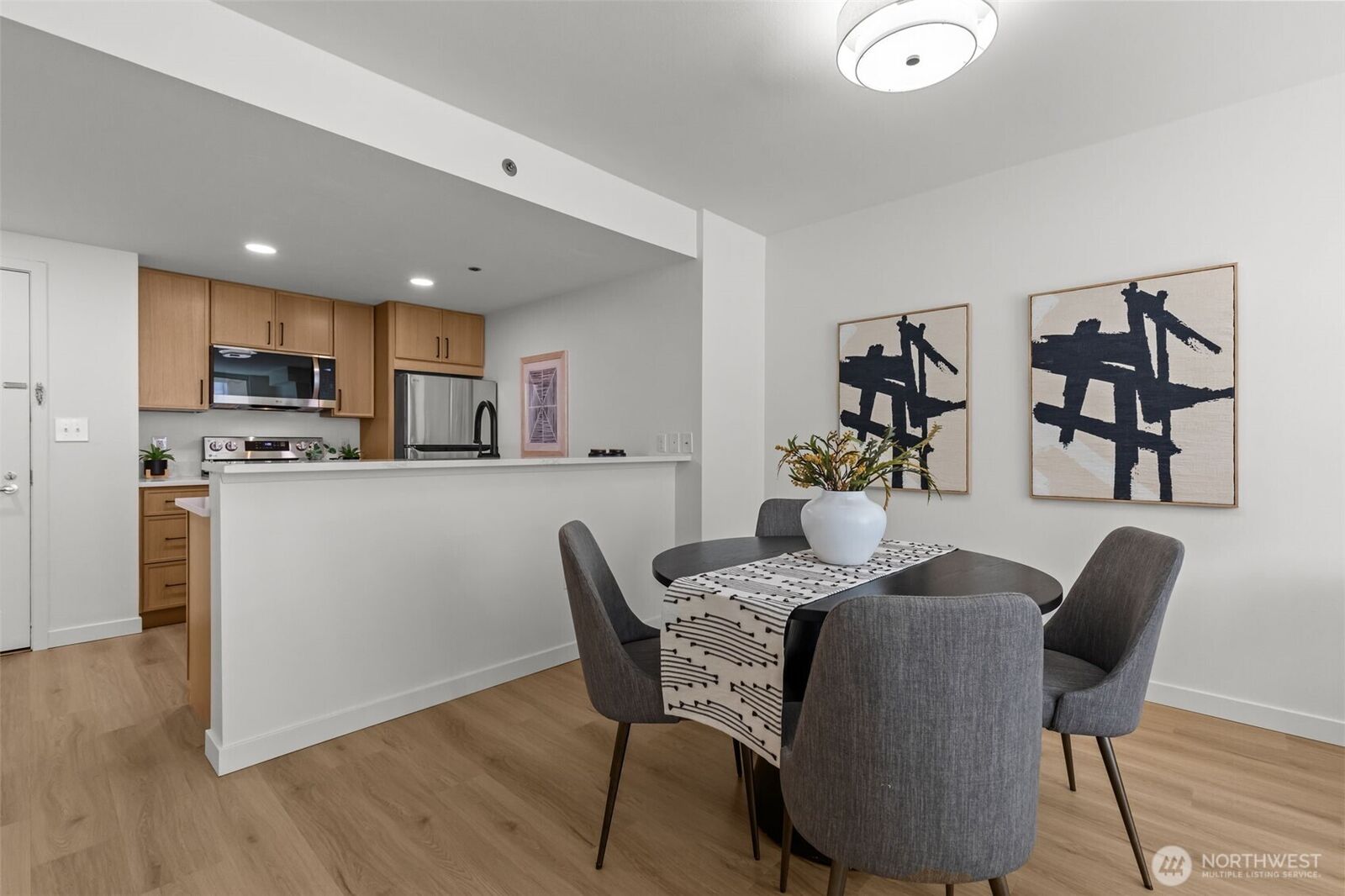 Property Photo: 2600 2nd Avenue 504 WA 98121