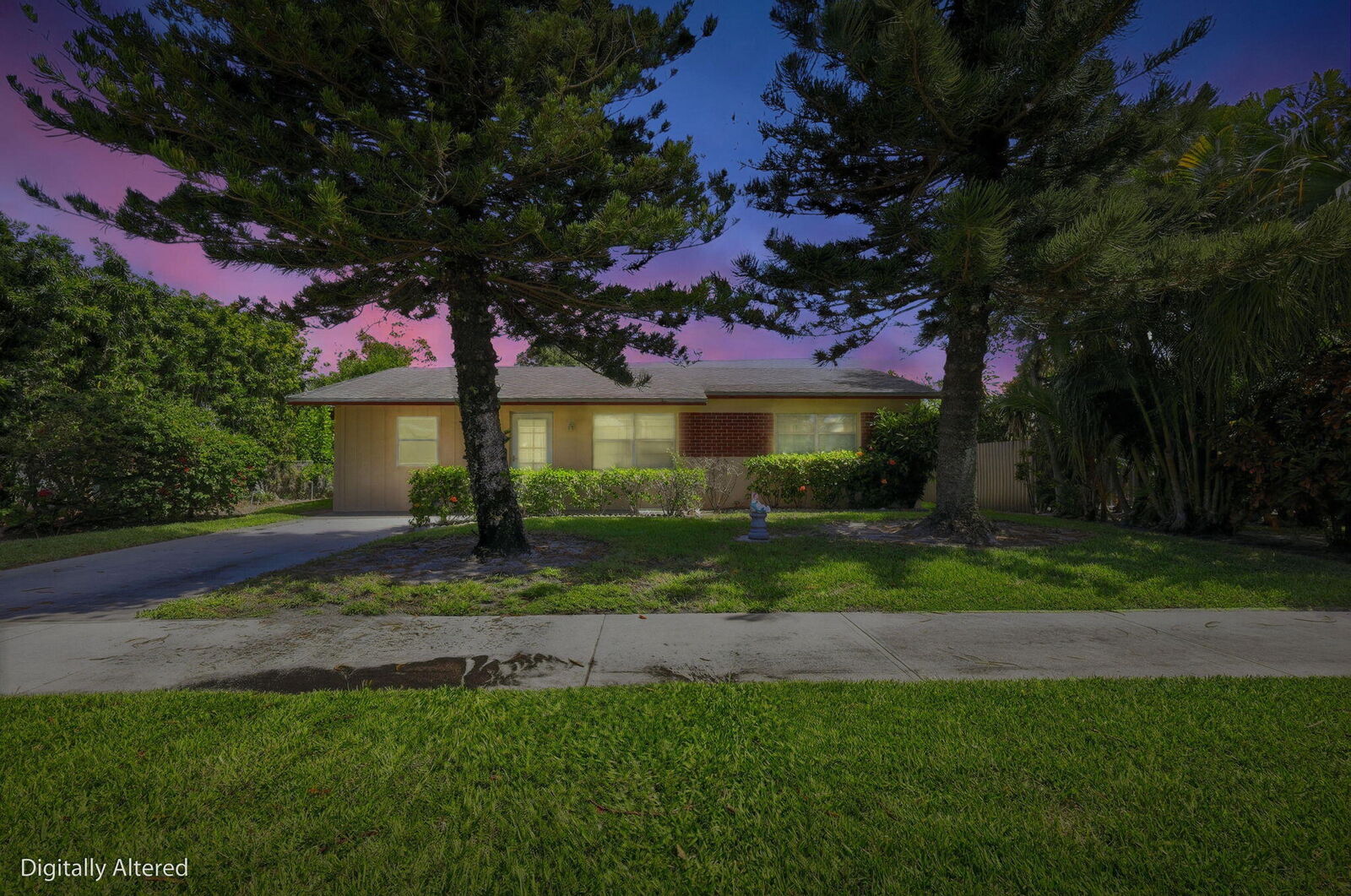 Property Photo:  115 SE 11th Avenue  FL 33435 