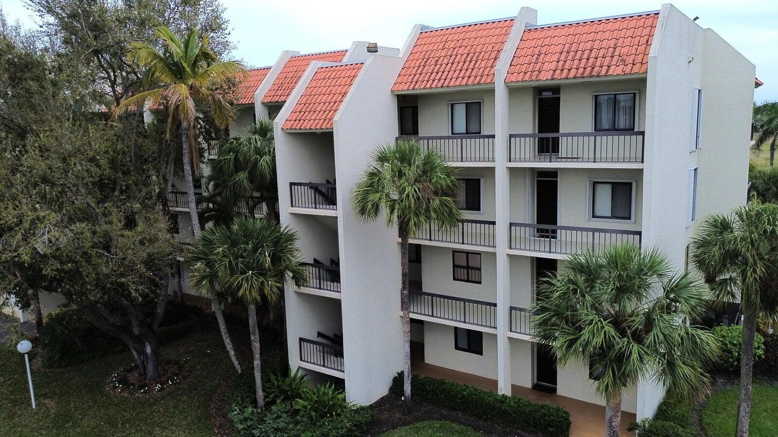 Property Photo: 3050 Presidential Way 205 FL 33401