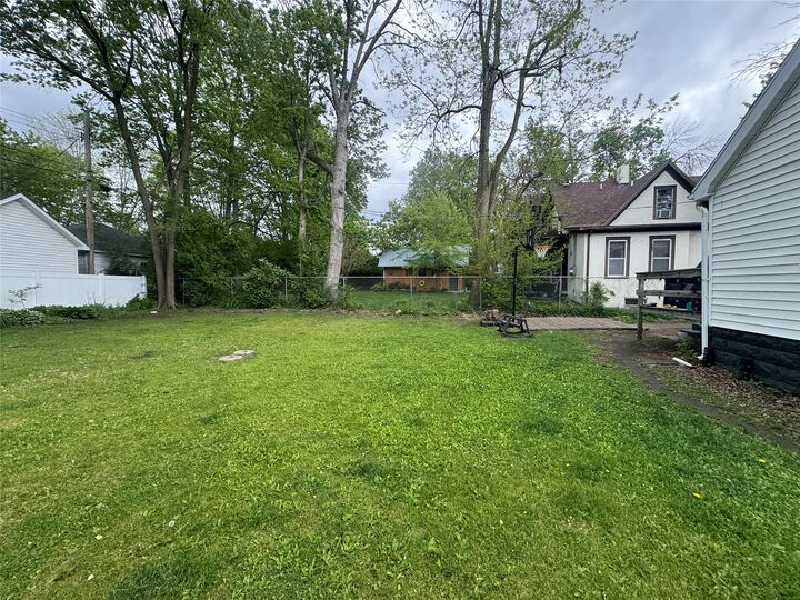 Property Photo:  1022 E Madison Street  WI 54703 