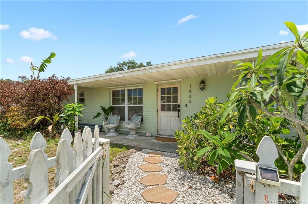 Property Photo: 1466 NE Silver Maple Way FL 34957