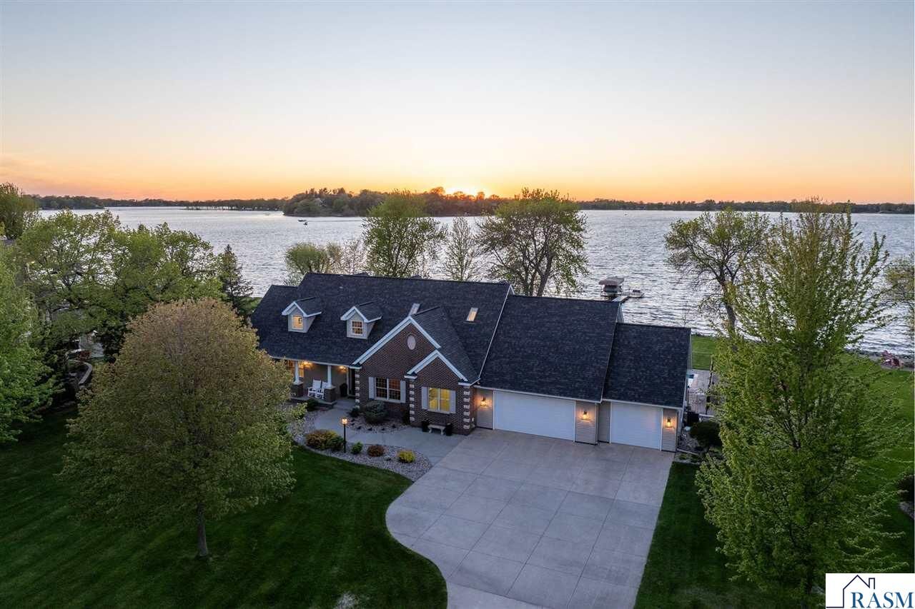 Property Photo:  4470 Washington Boulevard  MN 56063 