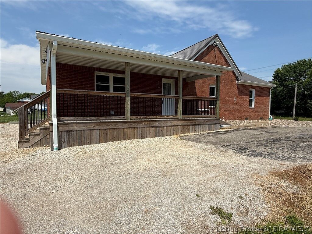 Property Photo: 3856 Ten Dollar Road SE IN 47112