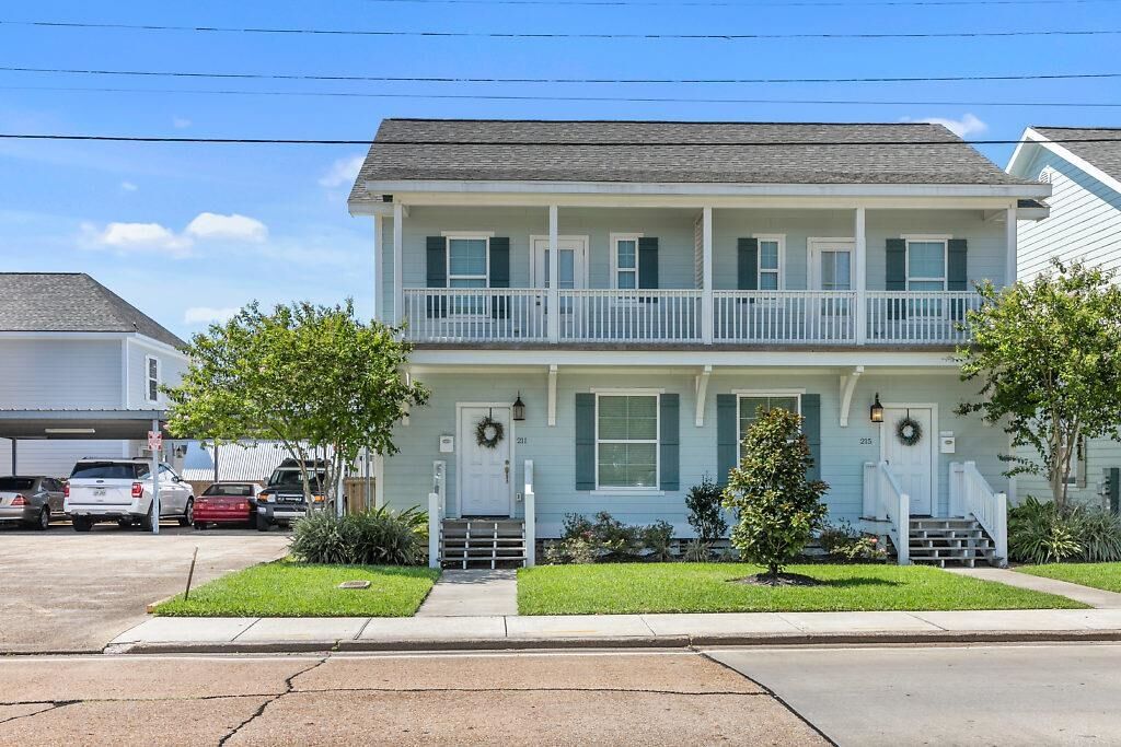 Property Photo:  211 W Clarence St Street W  LA 70601 