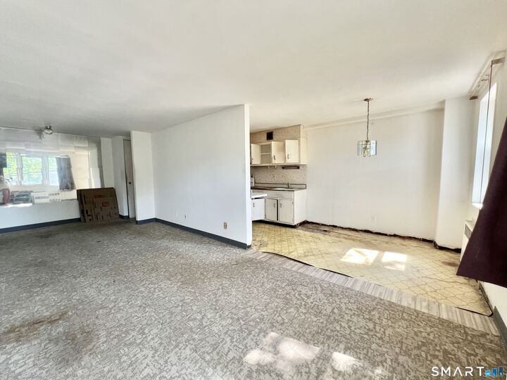 Property Photo:  54 W North Street 417  CT 06902 