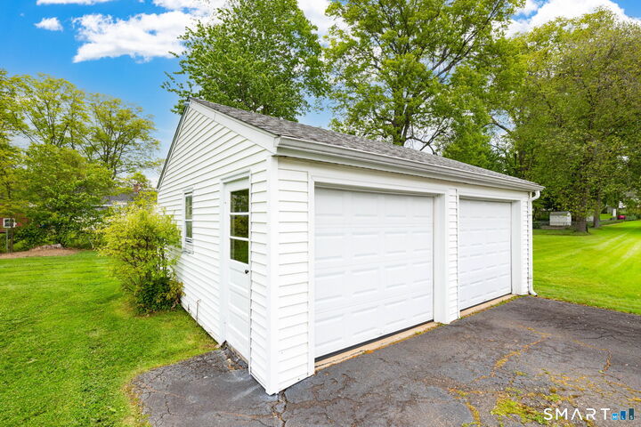 Property Photo:  35 Greenfield Street  CT 06109 