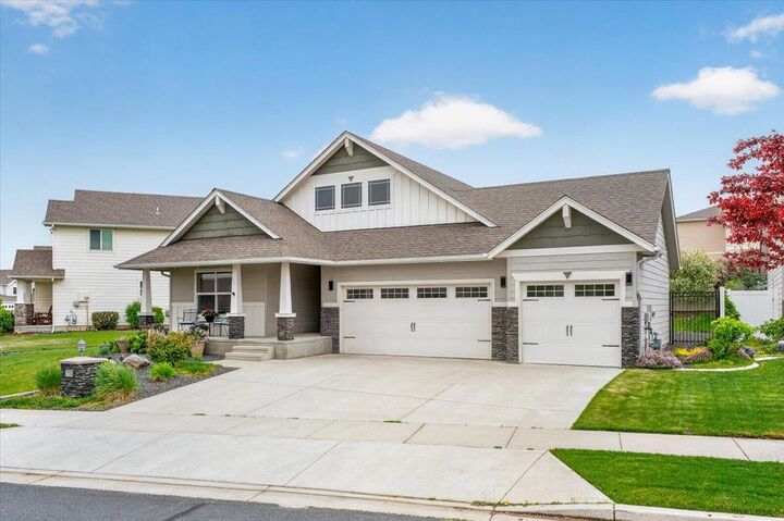 Property Photo: 1725 S Clover Dr WA 99016