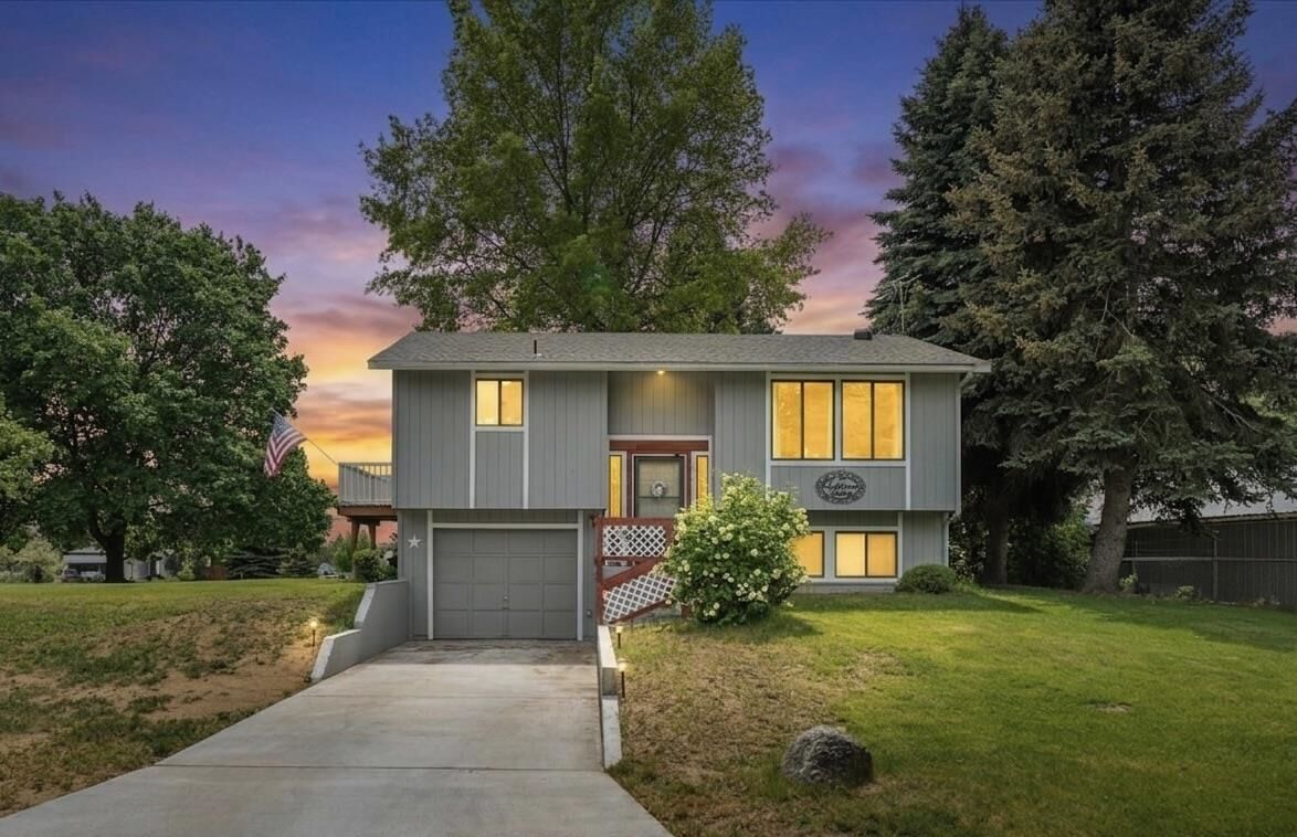 Property Photo:  1514 E 4th St  WA 99006 
